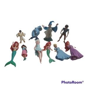 Disney Action Figures, Princesses,Prince, Aladdin,Genie and more.